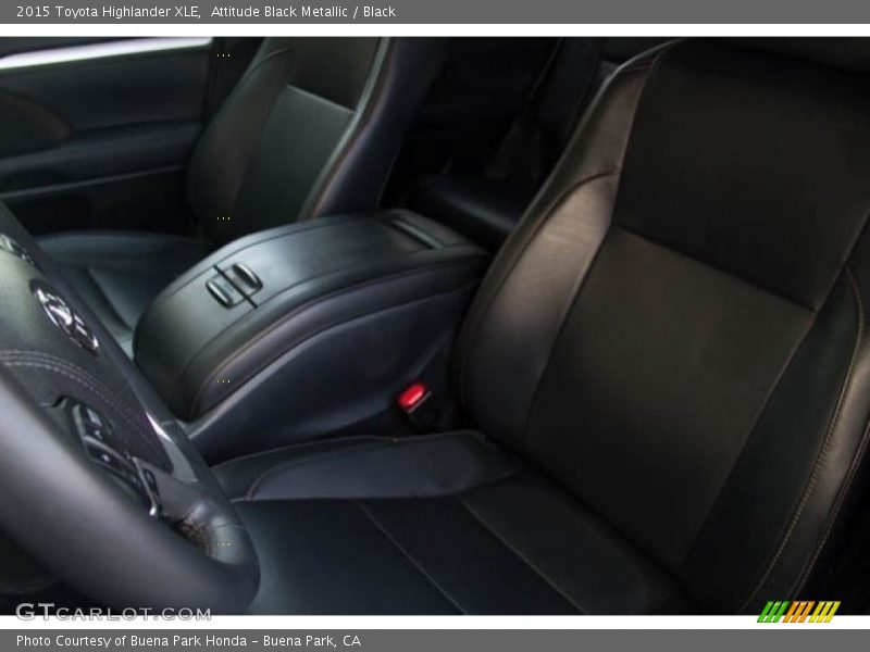 Attitude Black Metallic / Black 2015 Toyota Highlander XLE