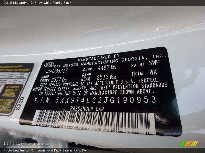 Snow White Pearl / Black 2018 Kia Optima S