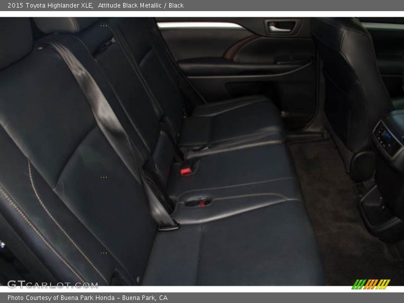 Attitude Black Metallic / Black 2015 Toyota Highlander XLE