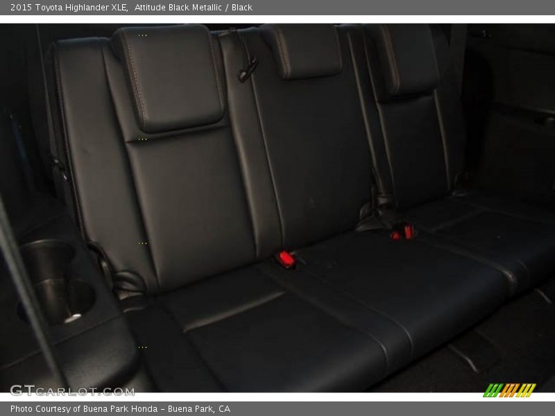 Attitude Black Metallic / Black 2015 Toyota Highlander XLE