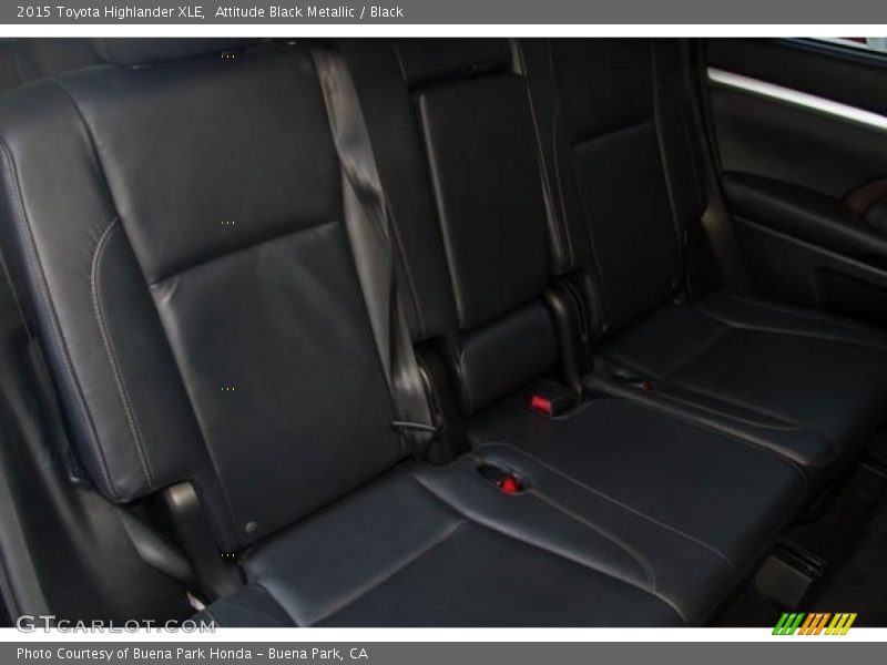 Attitude Black Metallic / Black 2015 Toyota Highlander XLE