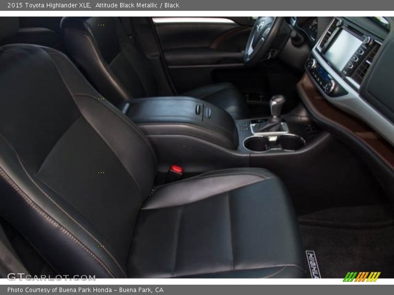 Attitude Black Metallic / Black 2015 Toyota Highlander XLE