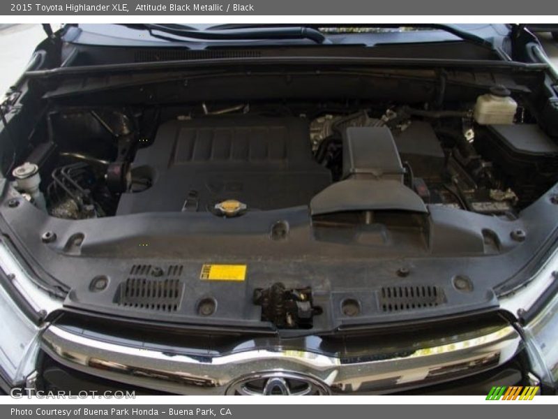 Attitude Black Metallic / Black 2015 Toyota Highlander XLE