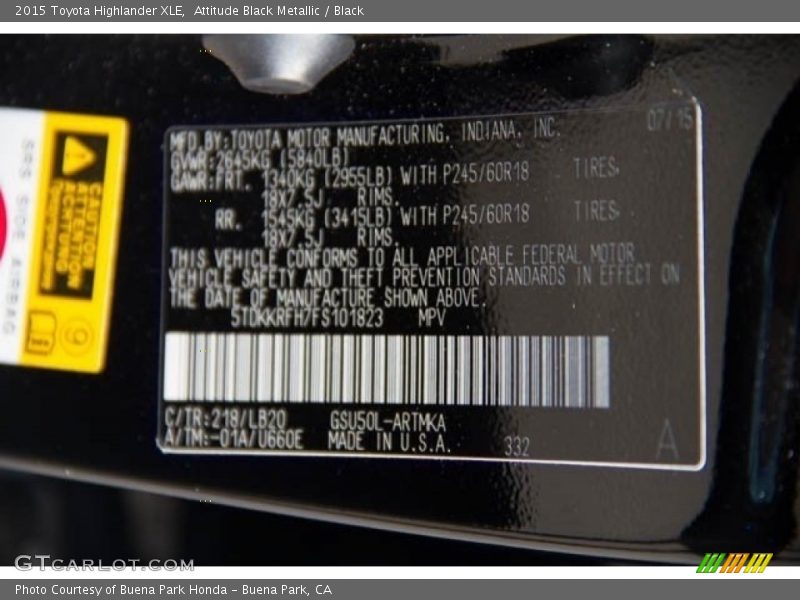 Attitude Black Metallic / Black 2015 Toyota Highlander XLE