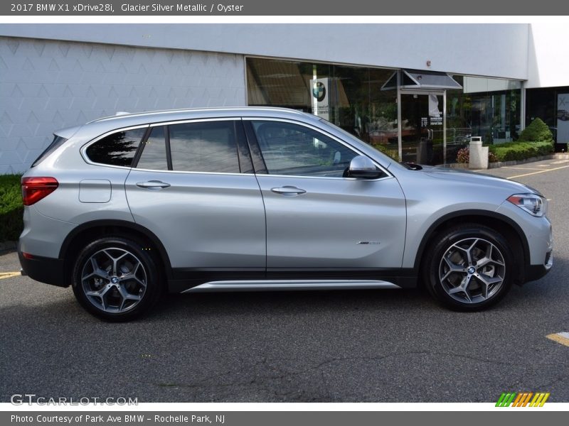 Glacier Silver Metallic / Oyster 2017 BMW X1 xDrive28i