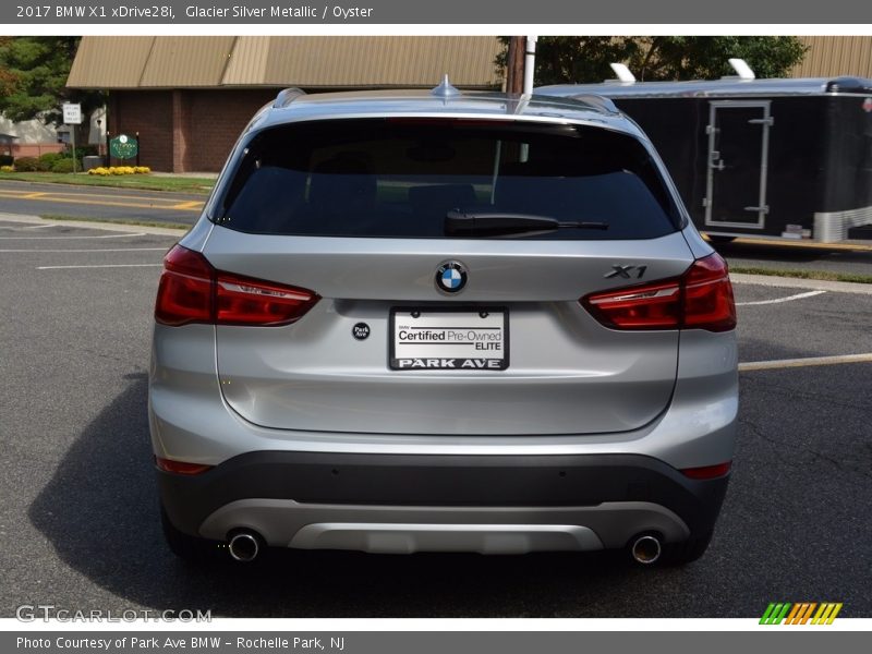 Glacier Silver Metallic / Oyster 2017 BMW X1 xDrive28i