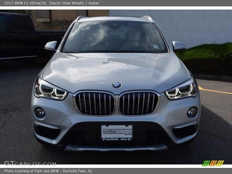 Glacier Silver Metallic / Oyster 2017 BMW X1 xDrive28i