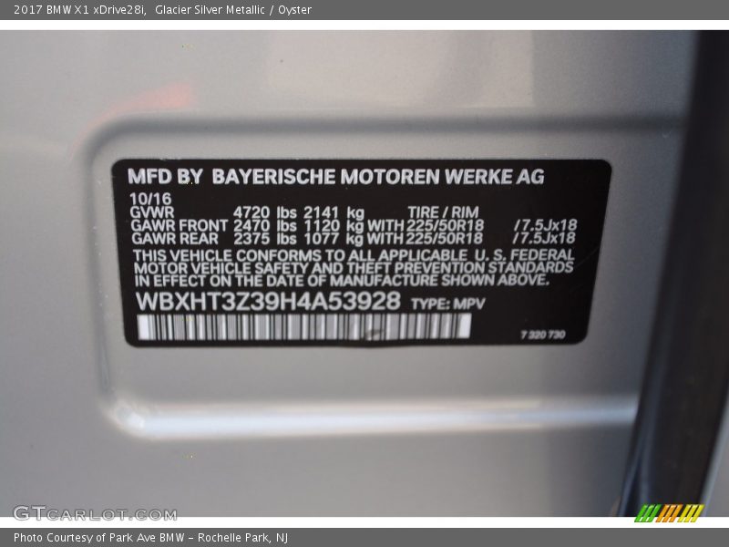 Glacier Silver Metallic / Oyster 2017 BMW X1 xDrive28i