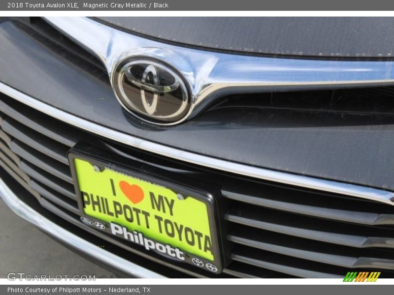 Magnetic Gray Metallic / Black 2018 Toyota Avalon XLE