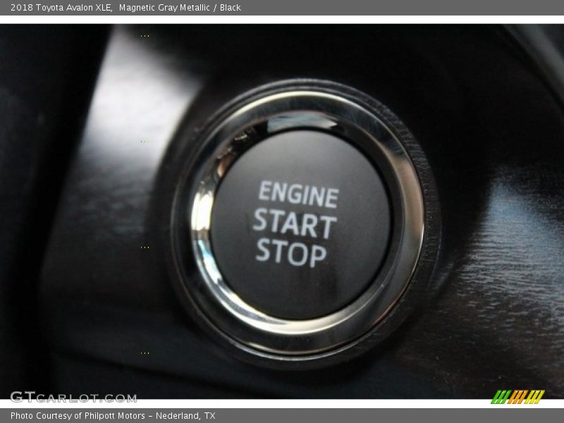 Magnetic Gray Metallic / Black 2018 Toyota Avalon XLE