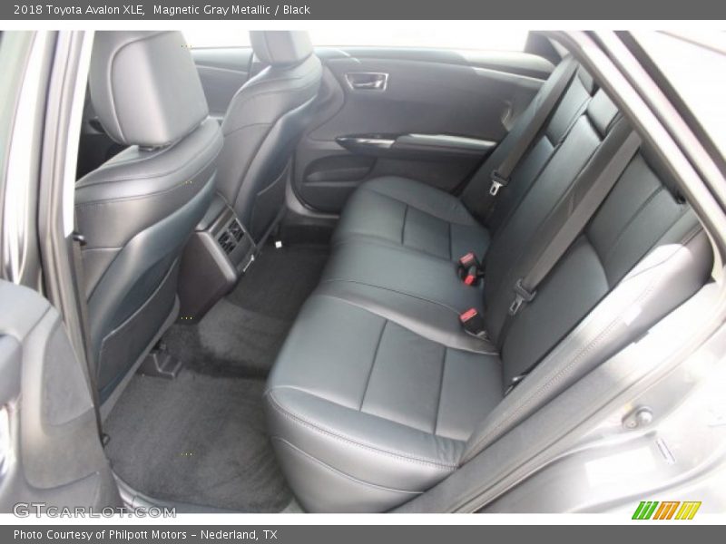 Magnetic Gray Metallic / Black 2018 Toyota Avalon XLE