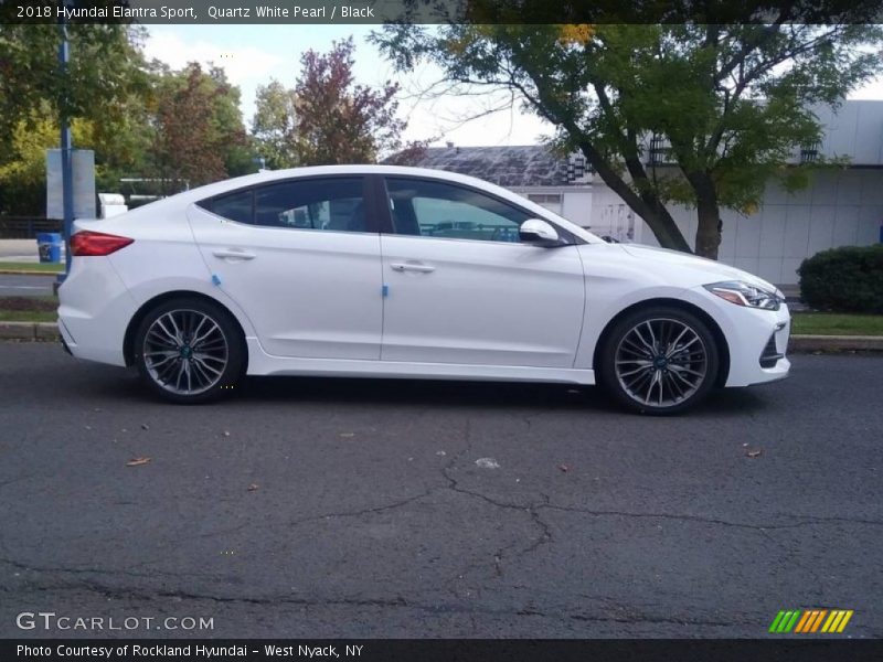 Quartz White Pearl / Black 2018 Hyundai Elantra Sport