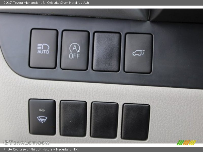Celestial Silver Metallic / Ash 2017 Toyota Highlander LE