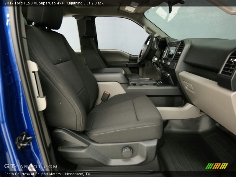 Lightning Blue / Black 2017 Ford F150 XL SuperCab 4x4