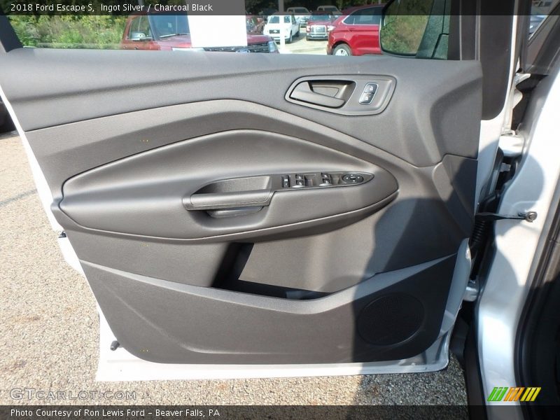 Ingot Silver / Charcoal Black 2018 Ford Escape S