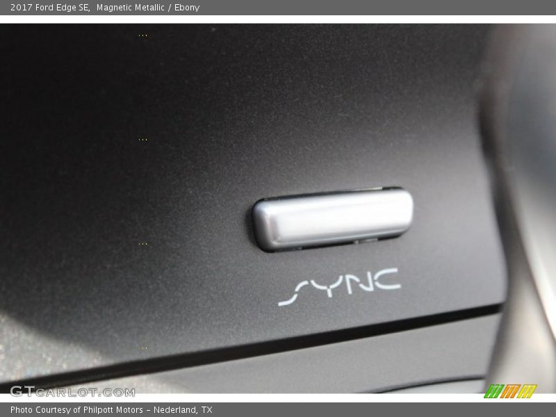 Magnetic Metallic / Ebony 2017 Ford Edge SE