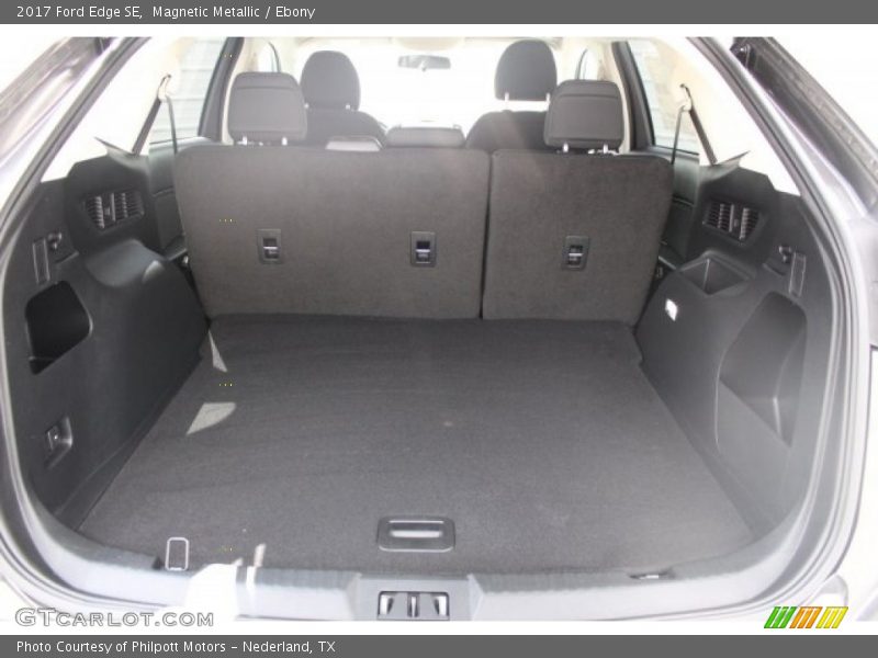 Magnetic Metallic / Ebony 2017 Ford Edge SE