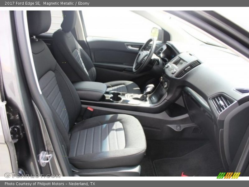 Magnetic Metallic / Ebony 2017 Ford Edge SE