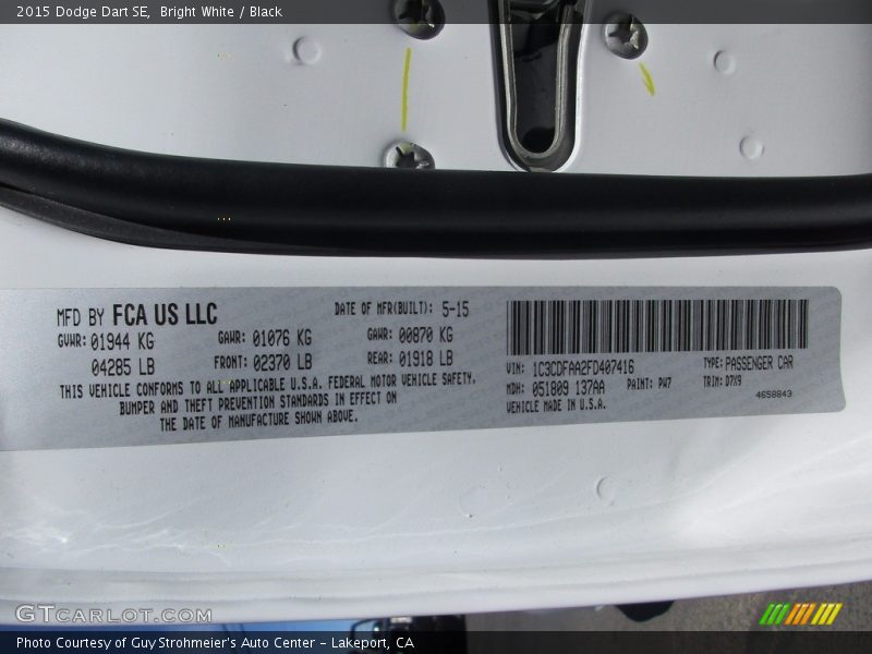 Bright White / Black 2015 Dodge Dart SE