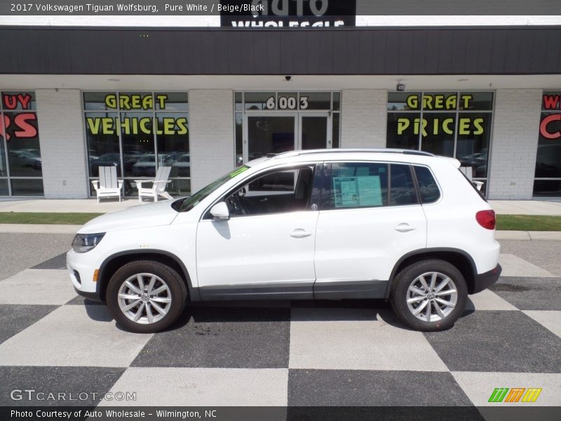 Pure White / Beige/Black 2017 Volkswagen Tiguan Wolfsburg