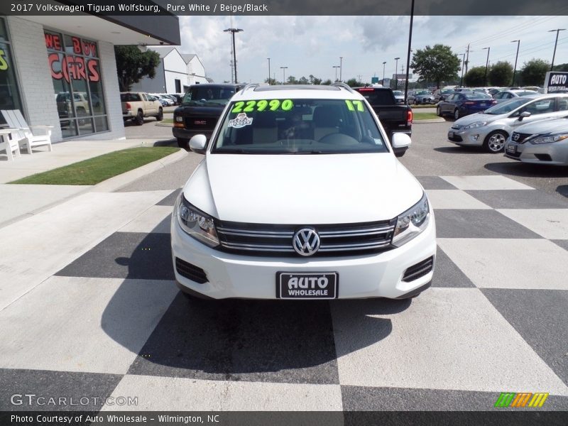 Pure White / Beige/Black 2017 Volkswagen Tiguan Wolfsburg