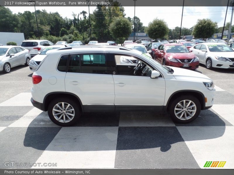 Pure White / Beige/Black 2017 Volkswagen Tiguan Wolfsburg