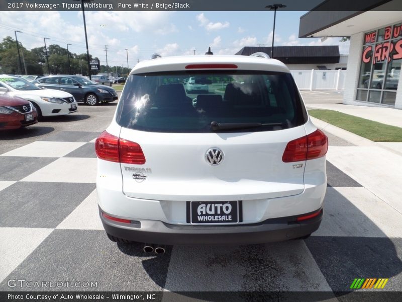 Pure White / Beige/Black 2017 Volkswagen Tiguan Wolfsburg