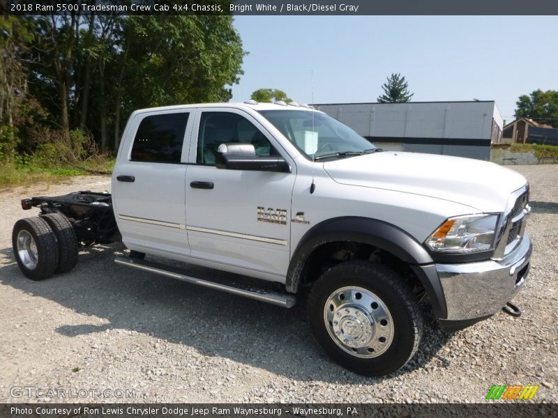  2018 5500 Tradesman Crew Cab 4x4 Chassis Bright White