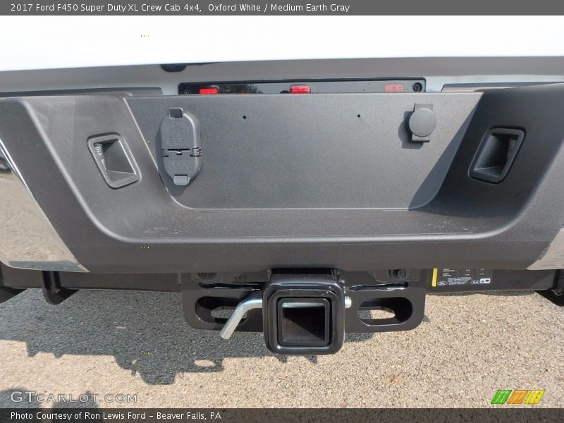 Oxford White / Medium Earth Gray 2017 Ford F450 Super Duty XL Crew Cab 4x4