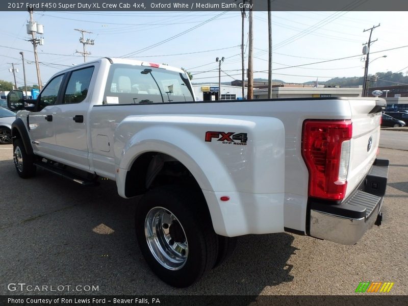 Oxford White / Medium Earth Gray 2017 Ford F450 Super Duty XL Crew Cab 4x4