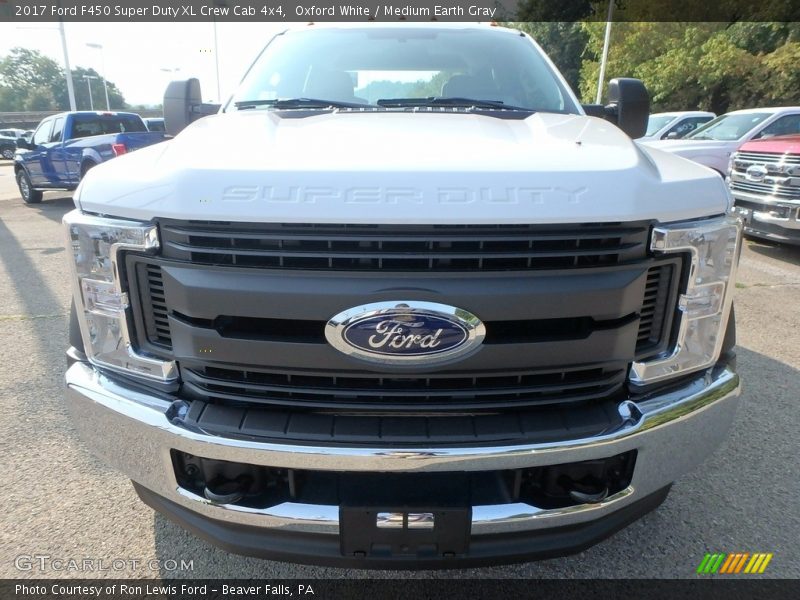 Oxford White / Medium Earth Gray 2017 Ford F450 Super Duty XL Crew Cab 4x4
