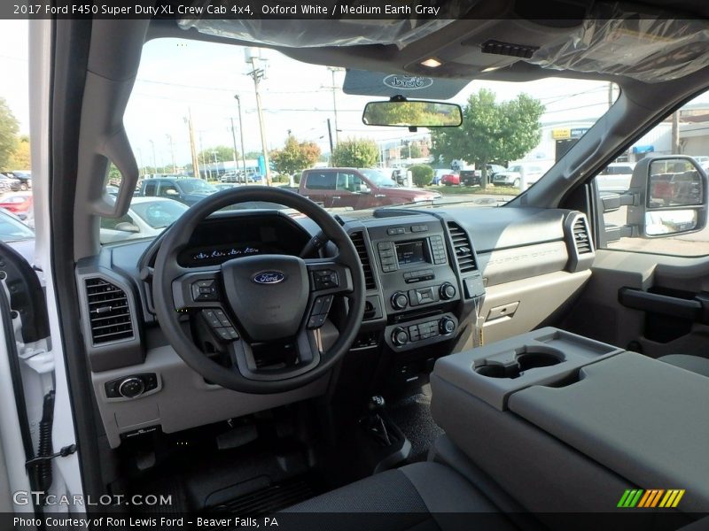 Oxford White / Medium Earth Gray 2017 Ford F450 Super Duty XL Crew Cab 4x4