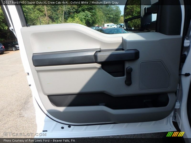 Oxford White / Medium Earth Gray 2017 Ford F450 Super Duty XL Crew Cab 4x4