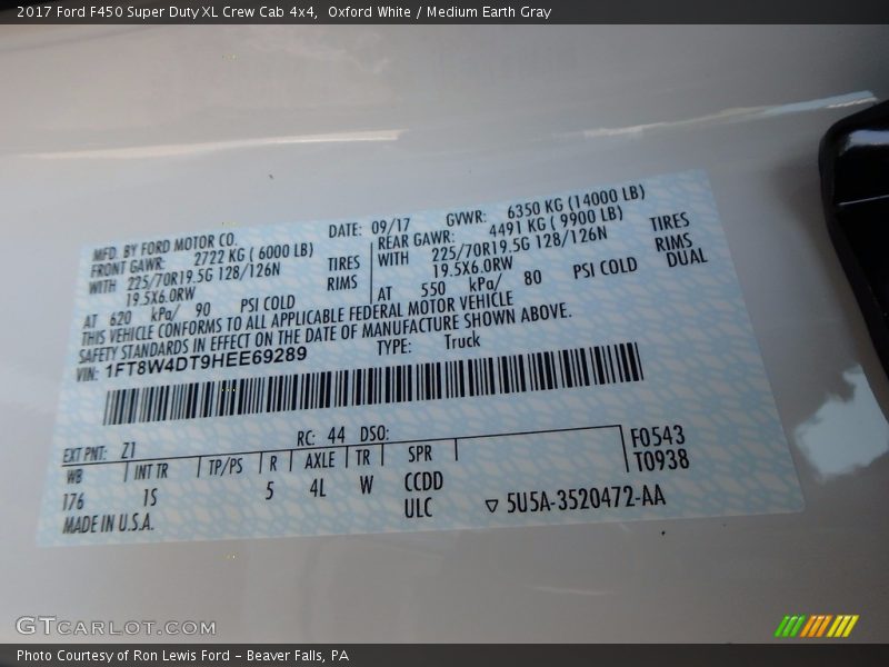 Oxford White / Medium Earth Gray 2017 Ford F450 Super Duty XL Crew Cab 4x4
