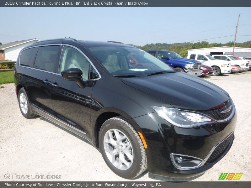 Front 3/4 View of 2018 Pacifica Touring L Plus