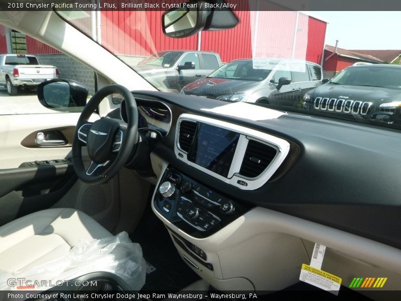 Brilliant Black Crystal Pearl / Black/Alloy 2018 Chrysler Pacifica Touring L Plus