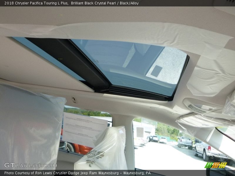 Brilliant Black Crystal Pearl / Black/Alloy 2018 Chrysler Pacifica Touring L Plus