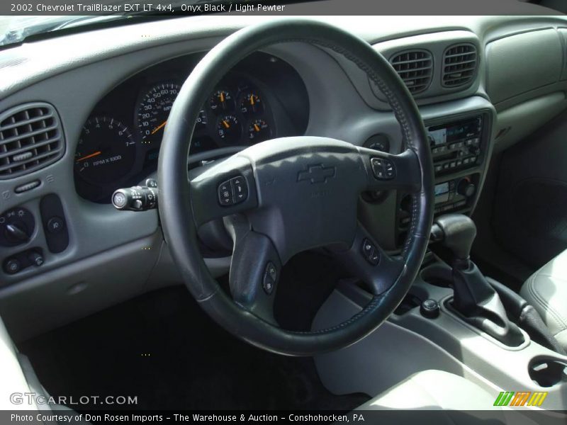 Onyx Black / Light Pewter 2002 Chevrolet TrailBlazer EXT LT 4x4
