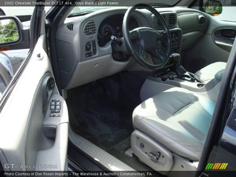 Onyx Black / Light Pewter 2002 Chevrolet TrailBlazer EXT LT 4x4
