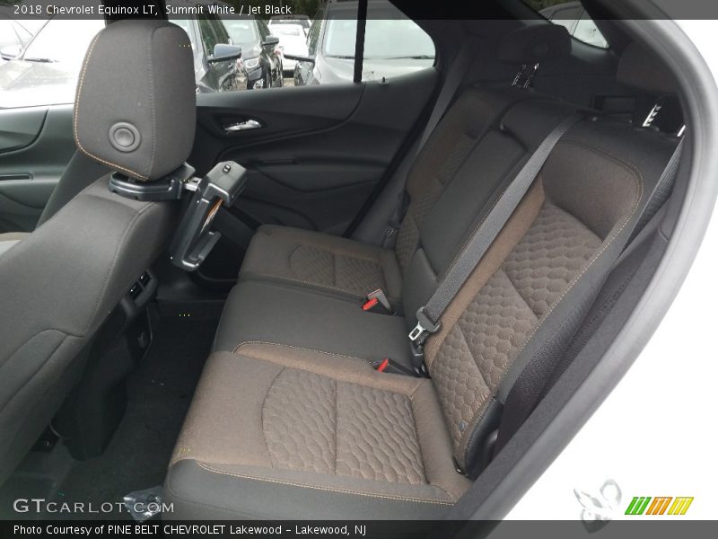 Summit White / Jet Black 2018 Chevrolet Equinox LT