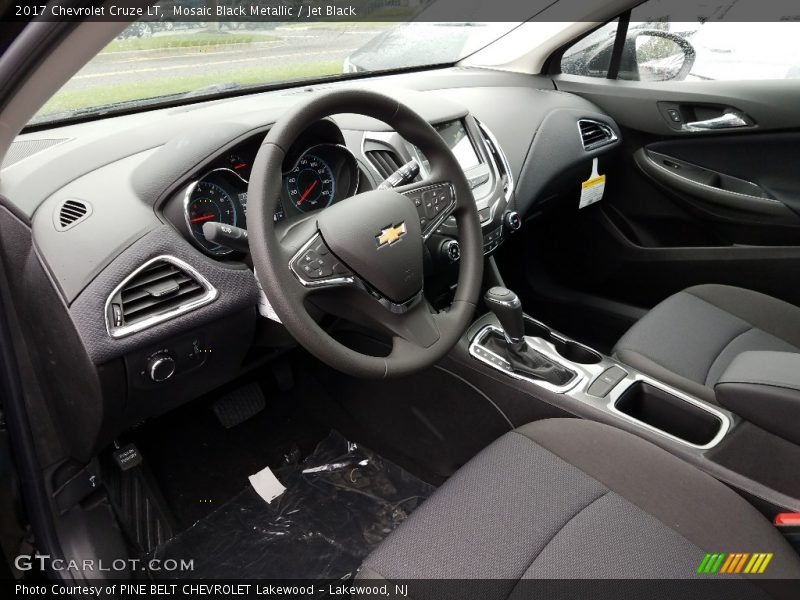 Mosaic Black Metallic / Jet Black 2017 Chevrolet Cruze LT