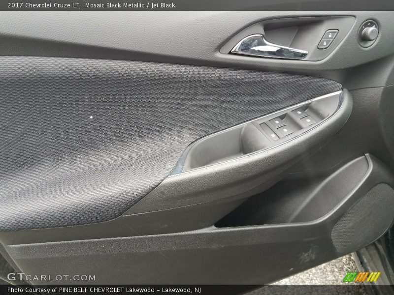 Mosaic Black Metallic / Jet Black 2017 Chevrolet Cruze LT