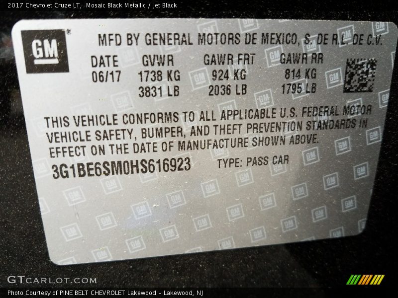 Mosaic Black Metallic / Jet Black 2017 Chevrolet Cruze LT