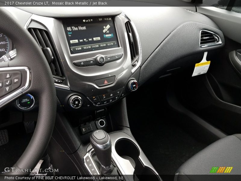 Mosaic Black Metallic / Jet Black 2017 Chevrolet Cruze LT