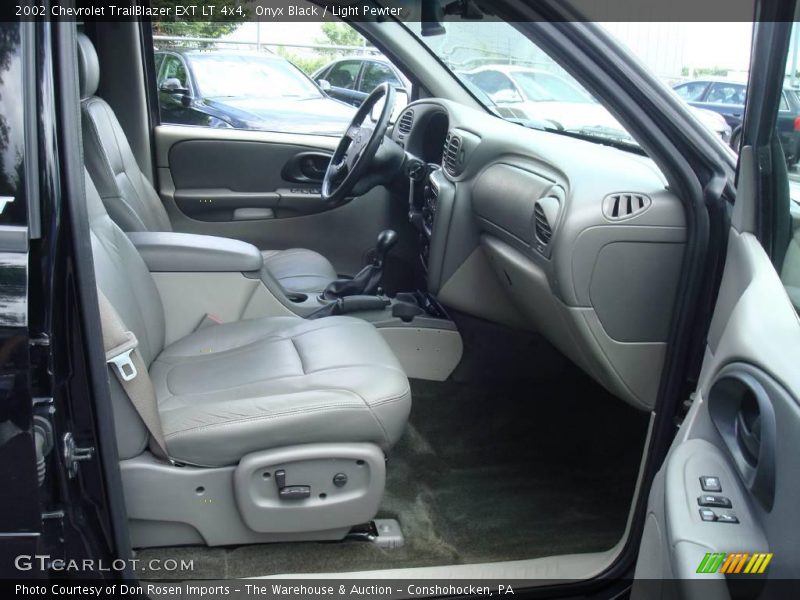 Onyx Black / Light Pewter 2002 Chevrolet TrailBlazer EXT LT 4x4