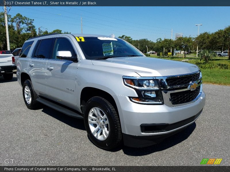 Front 3/4 View of 2017 Tahoe LT