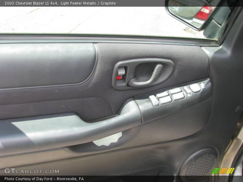Light Pewter Metallic / Graphite 2003 Chevrolet Blazer LS 4x4
