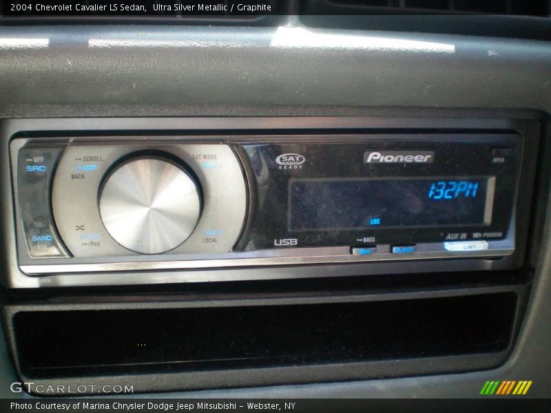 Ultra Silver Metallic / Graphite 2004 Chevrolet Cavalier LS Sedan