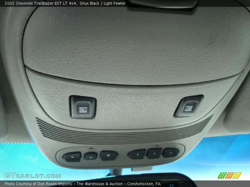 Onyx Black / Light Pewter 2002 Chevrolet TrailBlazer EXT LT 4x4
