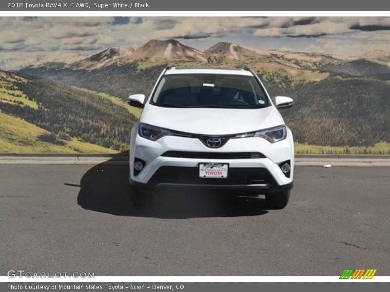 Super White / Black 2018 Toyota RAV4 XLE AWD